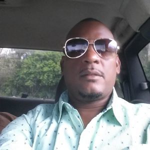 Meet your Posher, Dennis